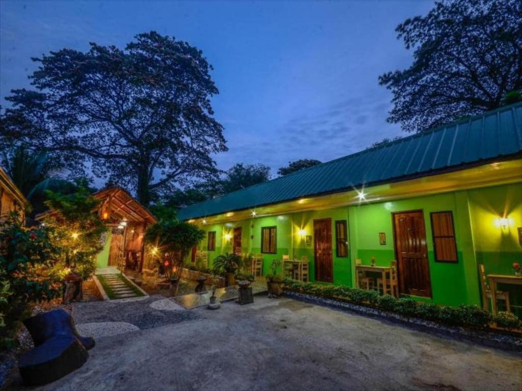 Oyo 622 Butterfly Totem Guesthouse プエルト・プリンセサ エクステリア 写真